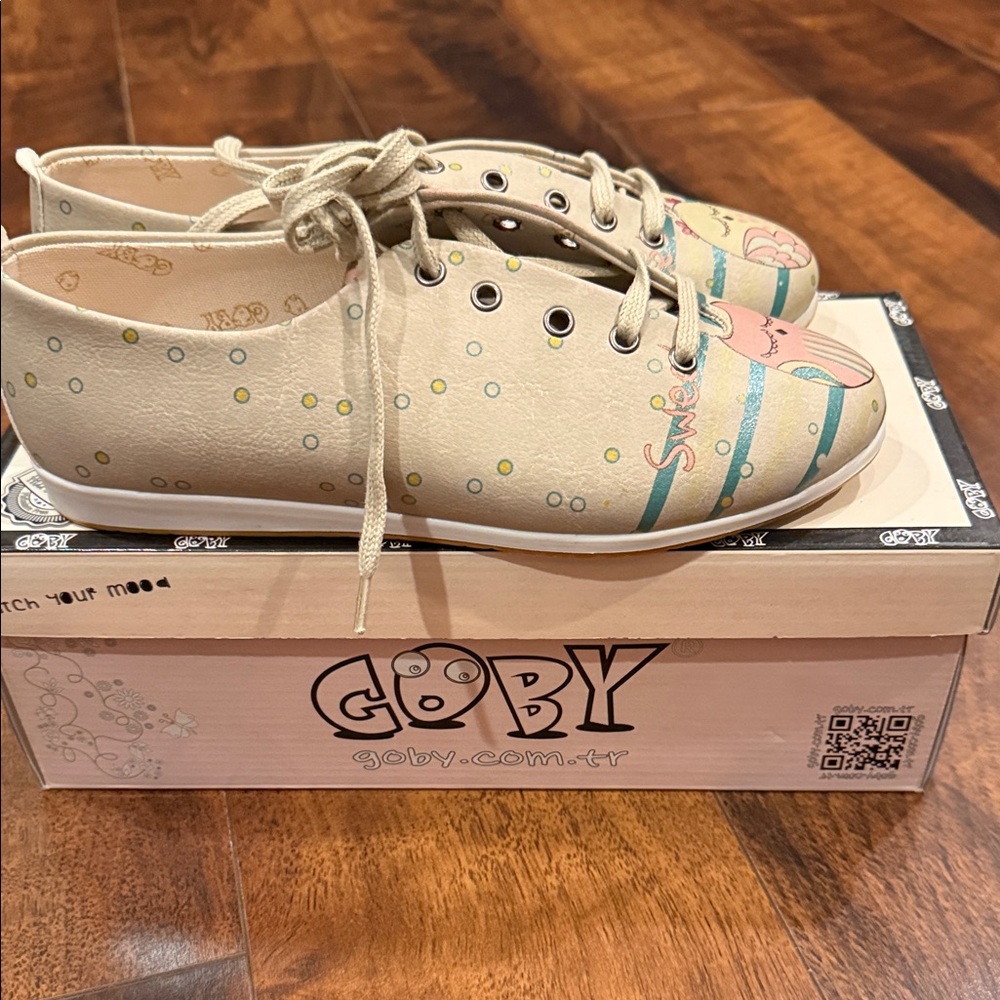 Brand New Coby Woman Size 37 Cream Sneaker - Picture 3 of 6